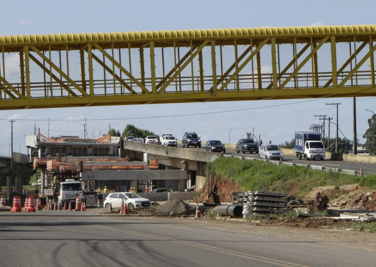 No trecho da BR-116 em Esteio estão sendo executados três viadutos e duas pontes