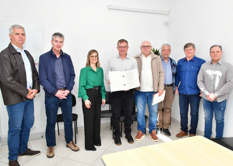 Assinatura do contrato garante ao município uma área junto à ERS-344