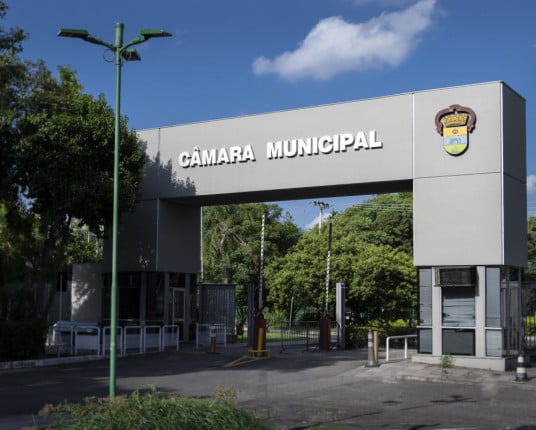 Ações buscam derrubar lei do Escola sem Partido em Porto Alegre