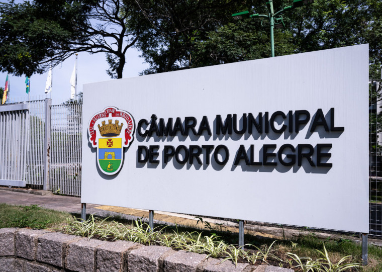 Vereadores mais votados que concorrem à reeleição ultrapassam votação que os elegeu em 2020