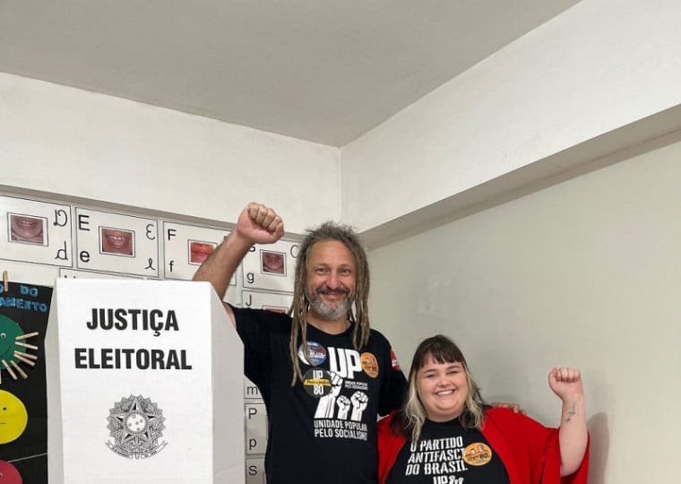 Luciano Schafer e sua vice Amanda Benett votaram na Escola Adventista do bairro Sarandí