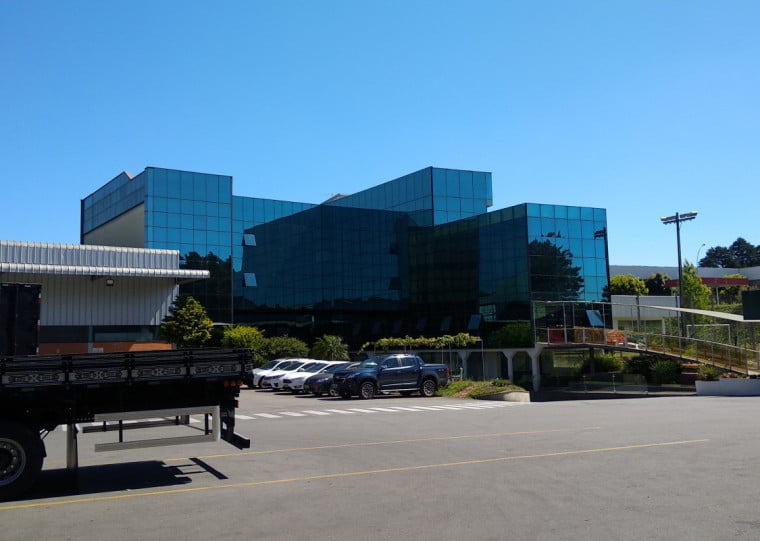 Gestores da empresa farão viagem para conhecer tendências do mercado do vidro