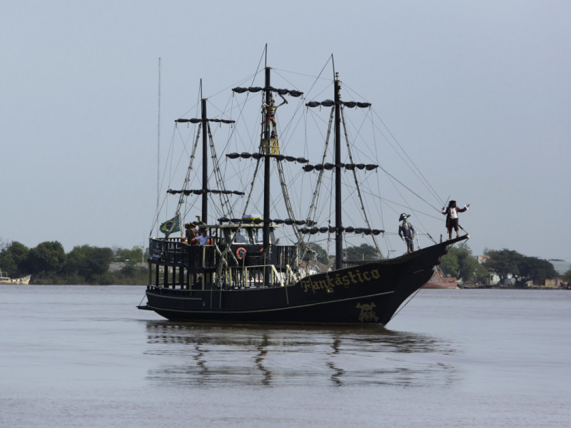 Comandado pela Ventos do Sul, o projeto Aventura Pirata POA começou a operar no fim de setembro e conta com duas opções de passeios no Guaíba Foto: TÂNIA MEINERZ/JC