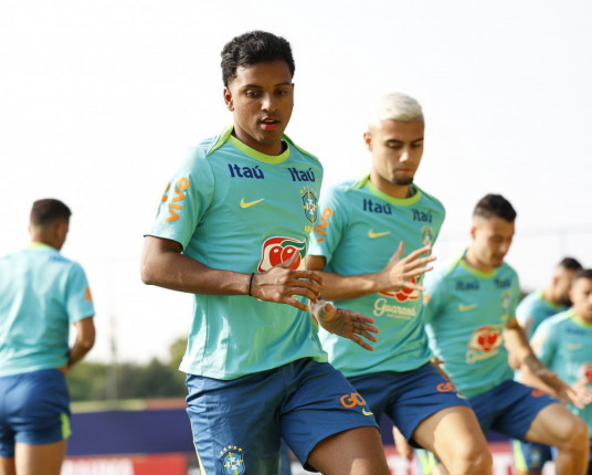 Seleção brasileira intensifica preparação para encarar o Chile
