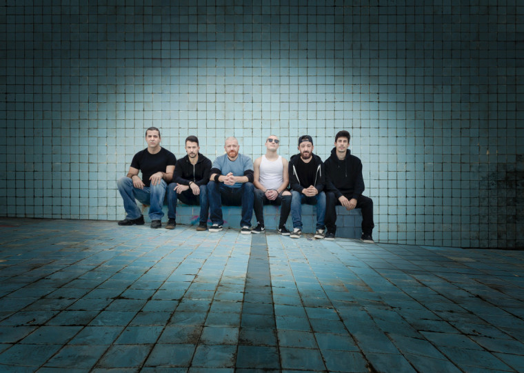 Banda tributo Hybrid Theory se apresenta neste sábado no Opinião; ingressos já estão quase esgotados