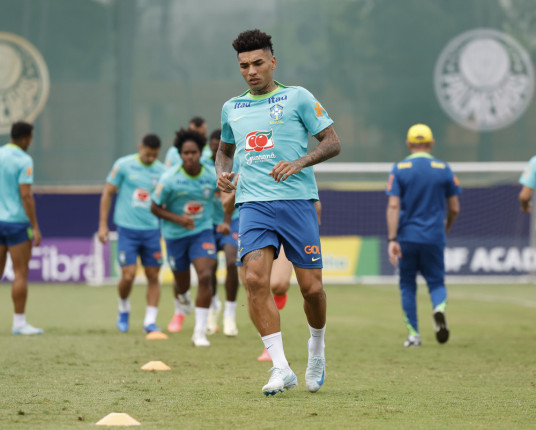 Seleção brasileira esboça mudanças no time para o duelo contra o Chile