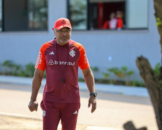 Inter se reapresenta de olho no primeiro Gre-Nal de Roger vestindo vermelho