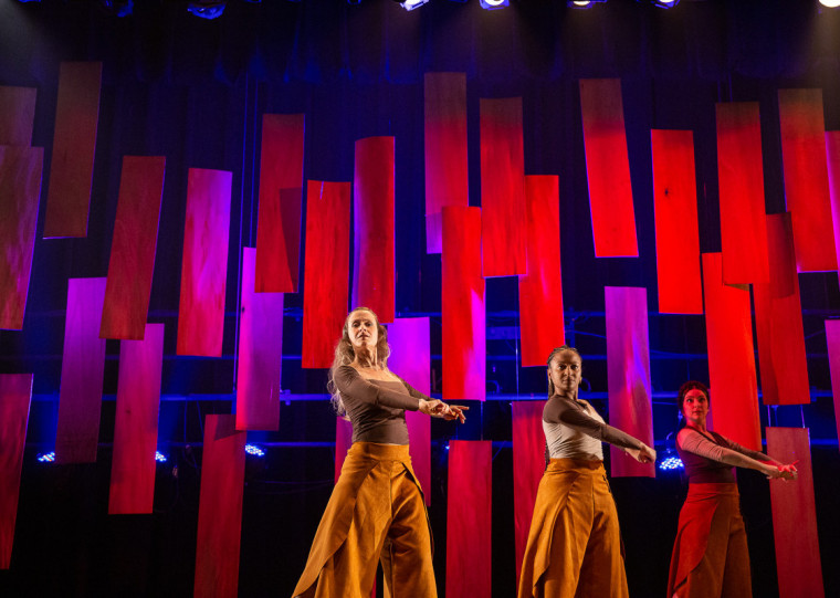 Espetáculo da Cia de Arte La Negra Ana Medeiros é um dos selecionados do Edital Atos e Cenas, e sobe ao palco na próxima quarta (16)