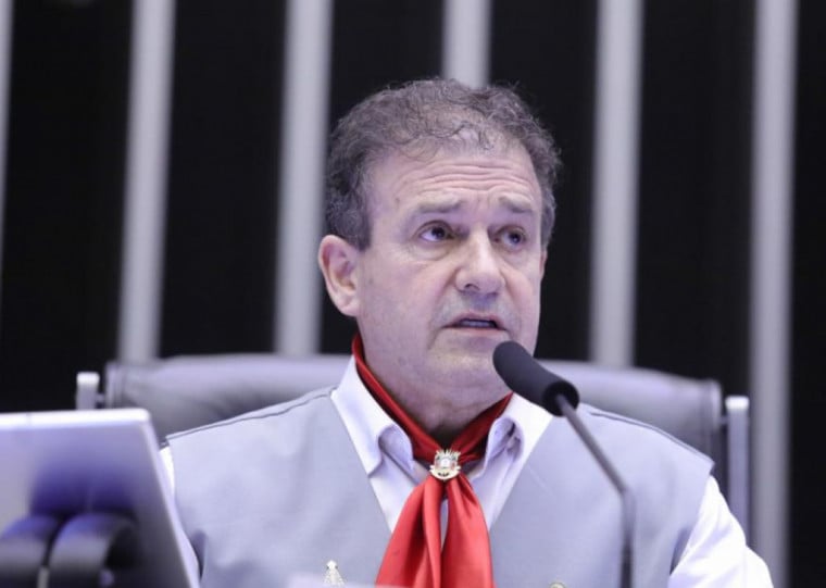 Para Pompeo de Mattos, "colocar ameaça e perseguição no mesmo patamar daria ao Estado mais força para agir antes que o agressor avance"