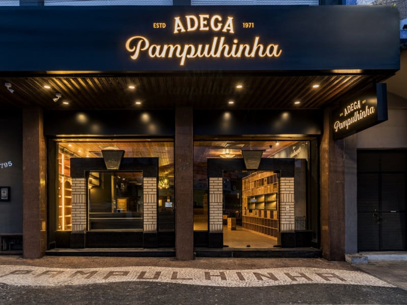 O foco da Adega Pampulhinha são os vinhos antigos, paixão do patriarca da família Foto: MELT FOTOGRAFIA/PAMPULHINHA/DIVULGAÇÃO/JC