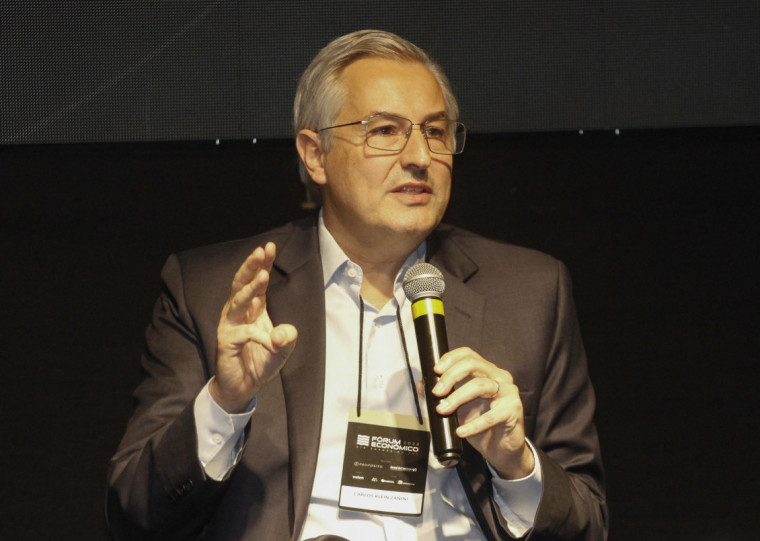 Carlos Klein Zanini, da MBZ Advogados, avaliou que é arrogância considerar que o Brasil pode oferecer tudo