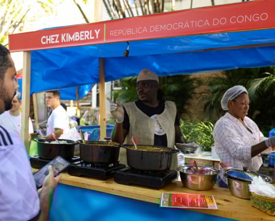 Número de imigrantes com carteira assinada aumenta 35,9% em 2024