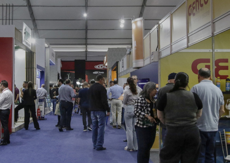 Mais de 300 expositores participam da feira, que segue até sexta