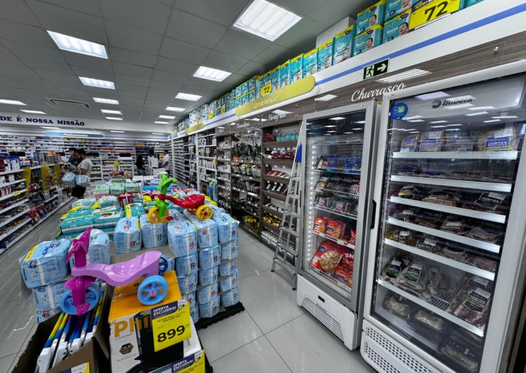 Filial da São João estreou na Zona Norte com atrativos como carne para churrasco e hortifruti