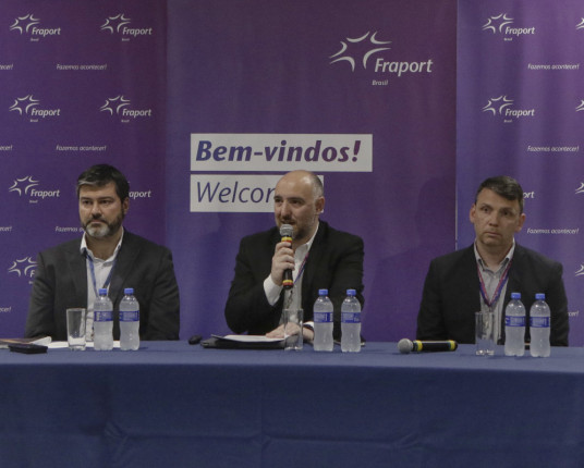 Com 71 voos e 9 mil passageiros diários, Aeroporto Salgado Filho retorna segunda