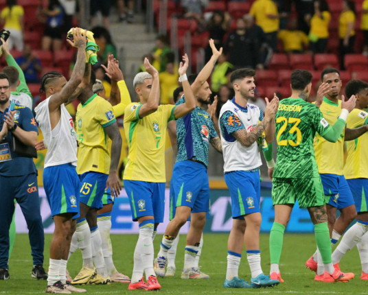 Brasil aproveita fragilidade do Peru e volta a vencer duas consecutivas nas Eliminatórias