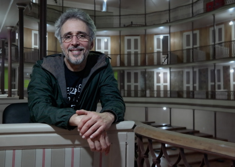 Vitor Ramil vive momento intenso na carreira, com novo disco, livro, biografia, relançamentos e show agendado no Salão de Atos da Pucrs