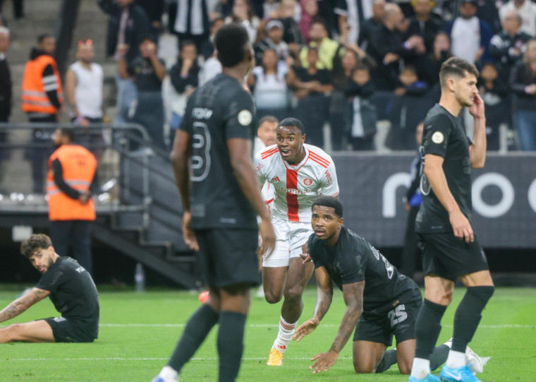 Centroavante de 18 anos foi decisivo para o acesso colorado ao G-6