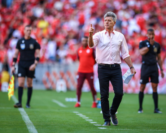 Gre-Nal 443: Portaluppi afirma estar satisfeito com o desempenho do Grêmio