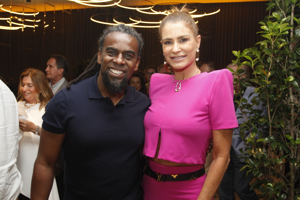 Paulo Roberto Tinga e Fernanda Sirena no Vista Pontal  | EVANDRO OLIVEIRA/JC