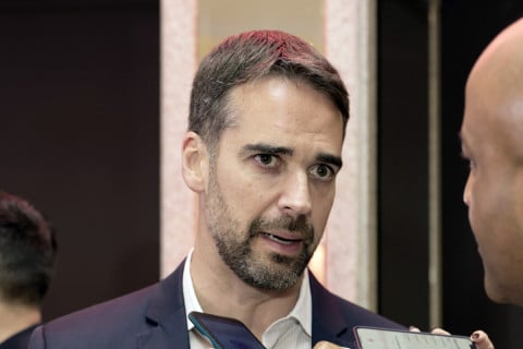 Eduardo Leite diz estar estarrecido com notícia de plano para matar o presidente