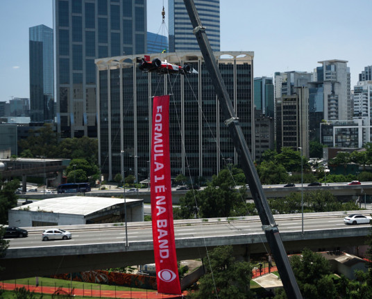 Band frustra Globo e garante transmissão da F1 até o final de 2025
