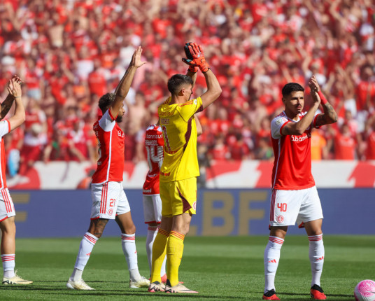 Com pedreiras pela frente, Inter ganha força na briga por G-4 após o Gre-Nal