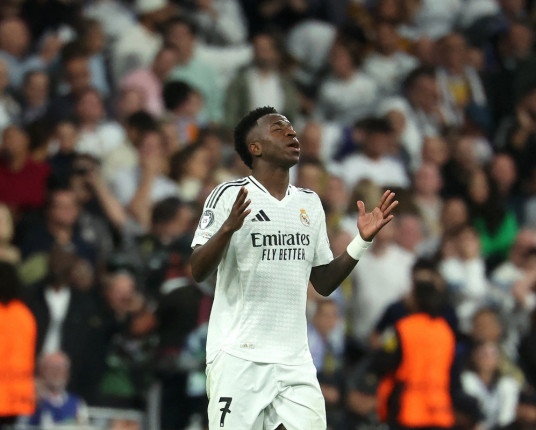 Vinicius Jr. é eleito melhor do mundo pela Fifa após frustação na Bola de Ouro