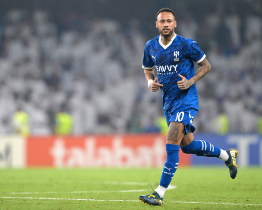 Médico da seleção brasileira avaliou Neymar antes do jogo de volta ao futebol