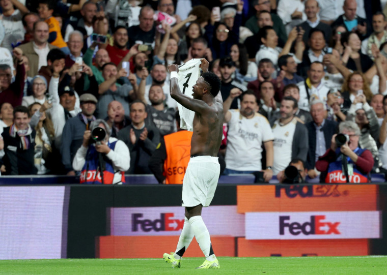 Atacante brasileiro marcou três dos cinco gols madrilenhos