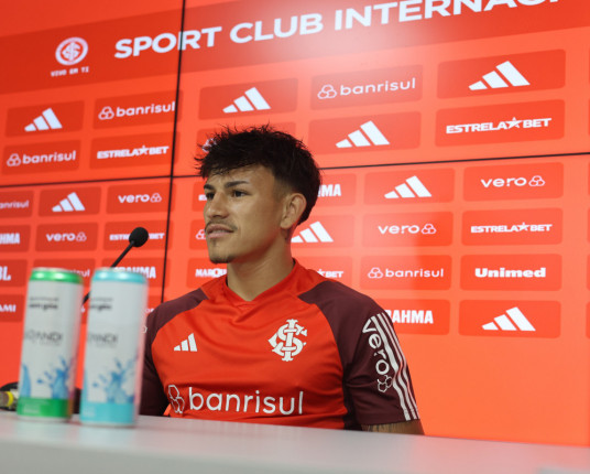 Bernabei revela que esteve perto de deixar o Inter, mas deseja permanecer em 2025