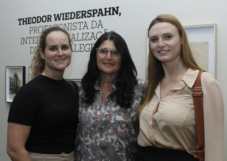 Patrícia Franke da Cruz, Denise Wiederspahn Franke e Camila Krzisch