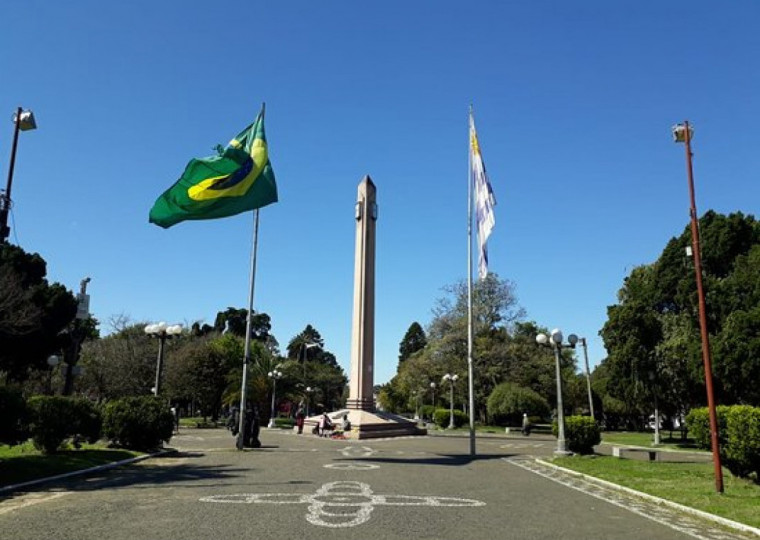 Obelisco da Pra&ccedil;a Internacional, que divide a cidade com Rivera, est&aacute; entre as atra&ccedil;&otilde;es