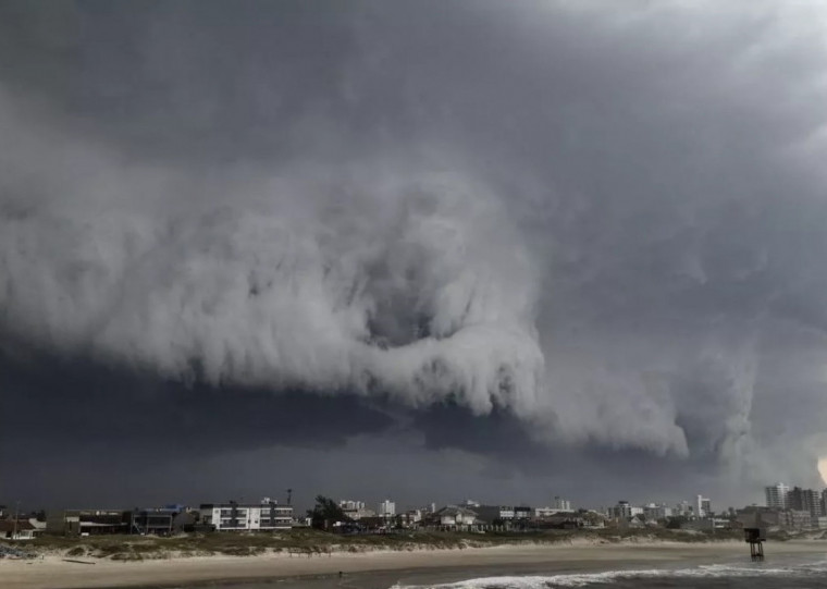 Em Tramandaí, no Litoral Norte, os ventos assustaram os moradores