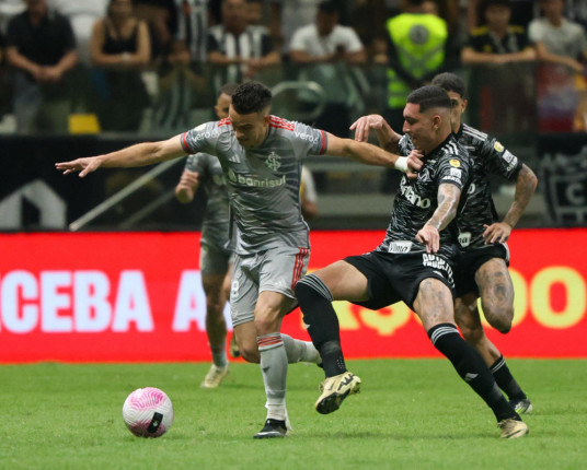 Inter vence Atlético por 3 a 1 e segue invicto há 11 jogos