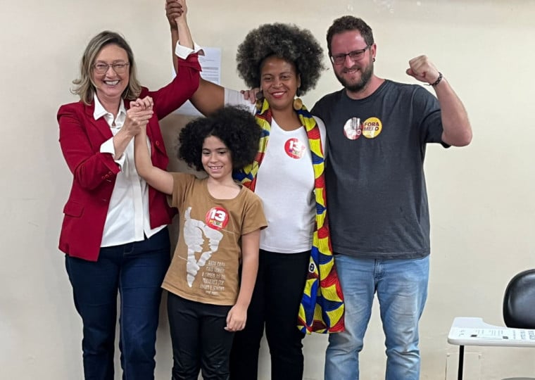 Família de Tamyres Filgueira a acompanhou na votação