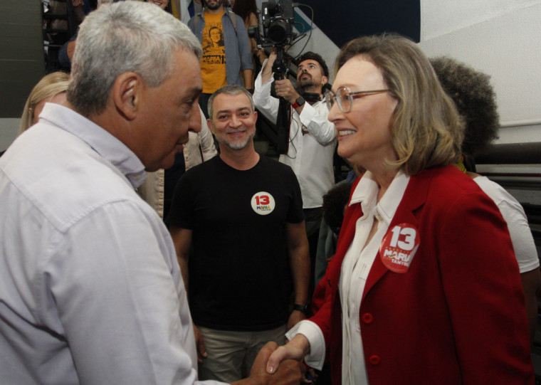 Melo e Rosário se encontraram em saída de entrevista à Rádio Gaúcha