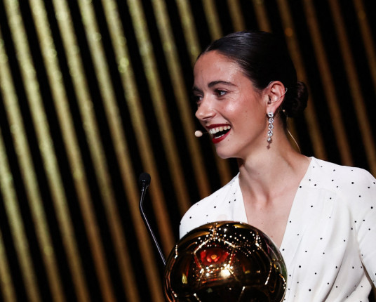 Aitana Bonmatí é premiada com a Bola de Ouro pela segunda vez consecutiva