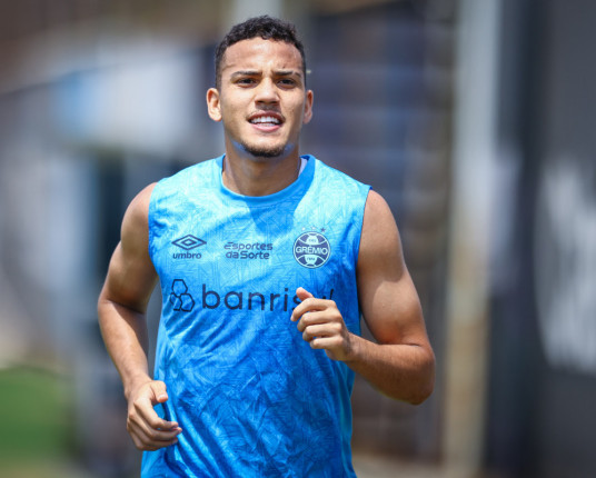 Kannemann segue sem treinar e vira dúvida para o duelo contra o Fluminense