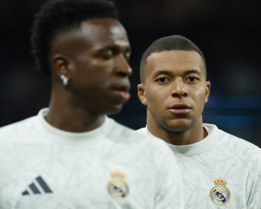 Chefe da France Football diz que Vini Jr. sofreu com concorrência de colegas do Real