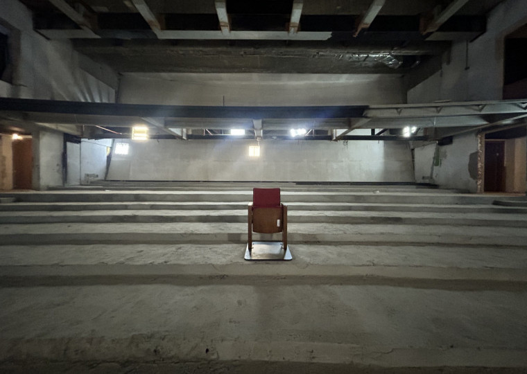 Com possibilidade do público sentar na poltrona criada especialmente para o local, mostra fica aberta gratuitamente até dezembro