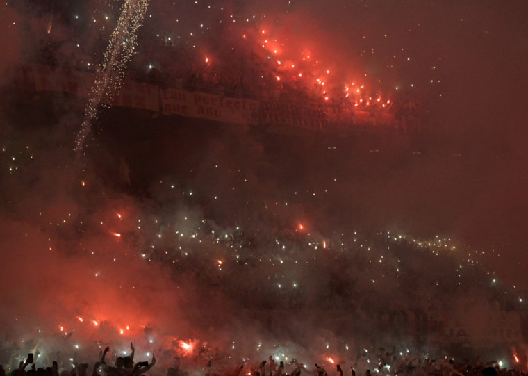 Delegação do Galo também embarcou para a Argentina, nesta quarta-feira (27), sob apoio de seu torcedor