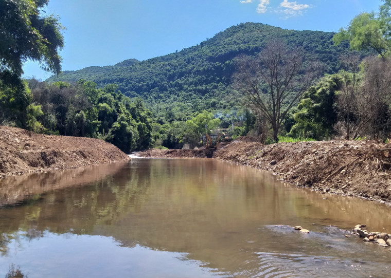 2,5 quilômetros do leito foram desobstruídos nos trabalhos das equipes da Subprefeitura