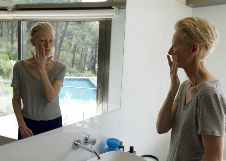 Estrelado por Tilda Swinton, O Quarto Ao Lado &eacute; o mais novo longa do diretor Pedro Almod&oacute;var