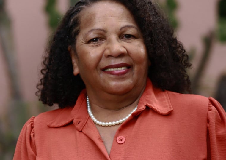 A escritora gaúcha Fátima Farias lançará, nesta terça (5), seu quarto livro de poemas