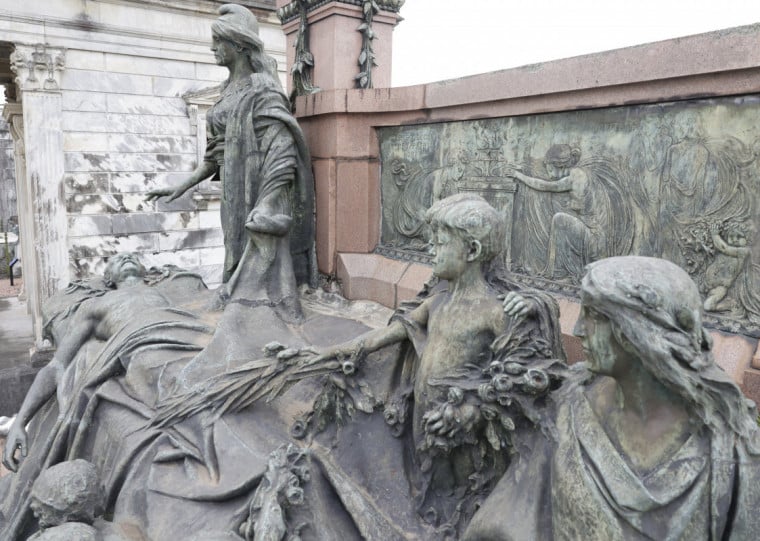 Espaço completa 176 anos no dia 6 de abril e reúne um dos mais importantes acervos de arte funerária do Estado