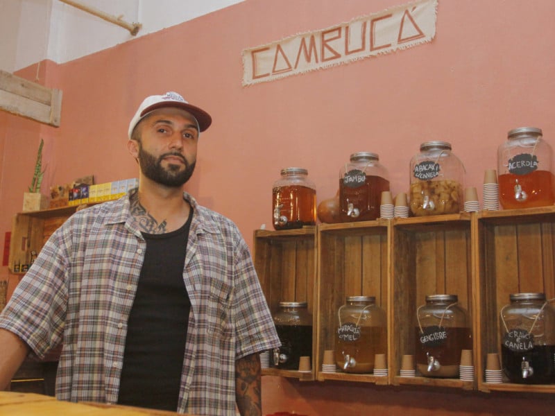 Lucas Marra &eacute; o empreendedor a frente do Boteco Cambuc&aacute;  Foto: EVANDRO OLIVEIRA/JC