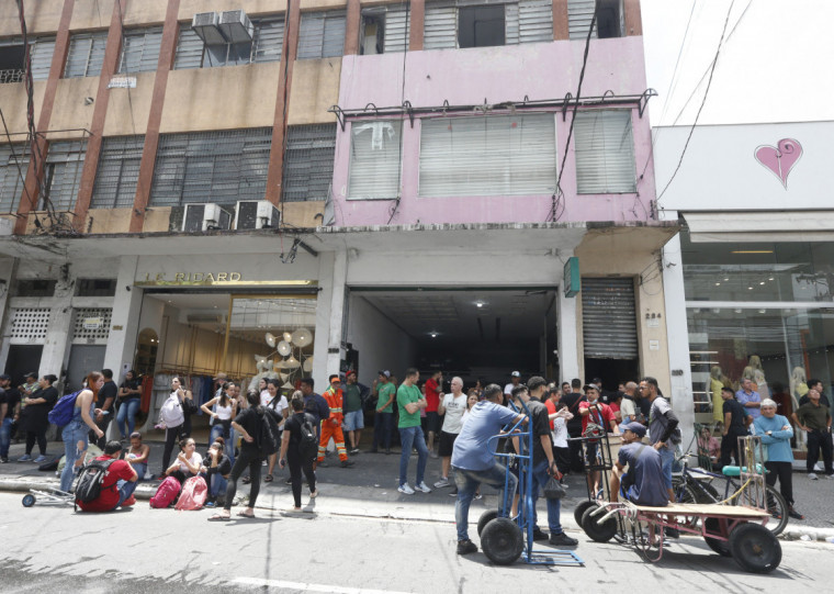 Ao menos 24 viaturas e 76 agentes trabalharam nos tr&ecirc;s dias de combate &agrave;s chamas
