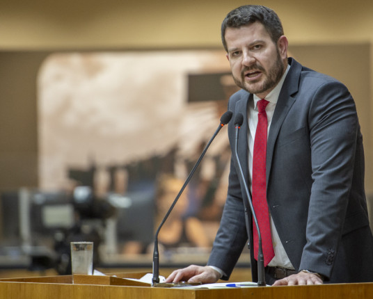 Germano Bremm explica gastos do Escritório de Reconstrução de Porto Alegre