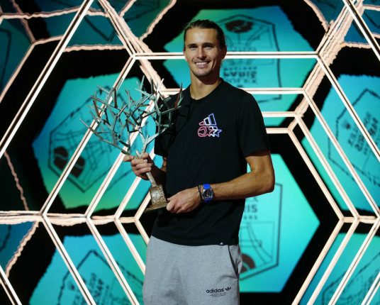 Zverev ganha segunda posição no ranking da ATP com título em Paris; Djokovic cai para 5°